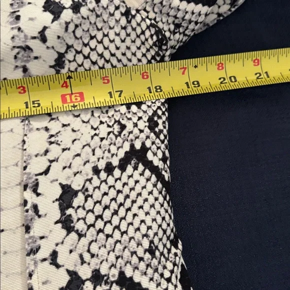 Nanette Lepore Black and White Patterned Blazer - Picture 6 of 8